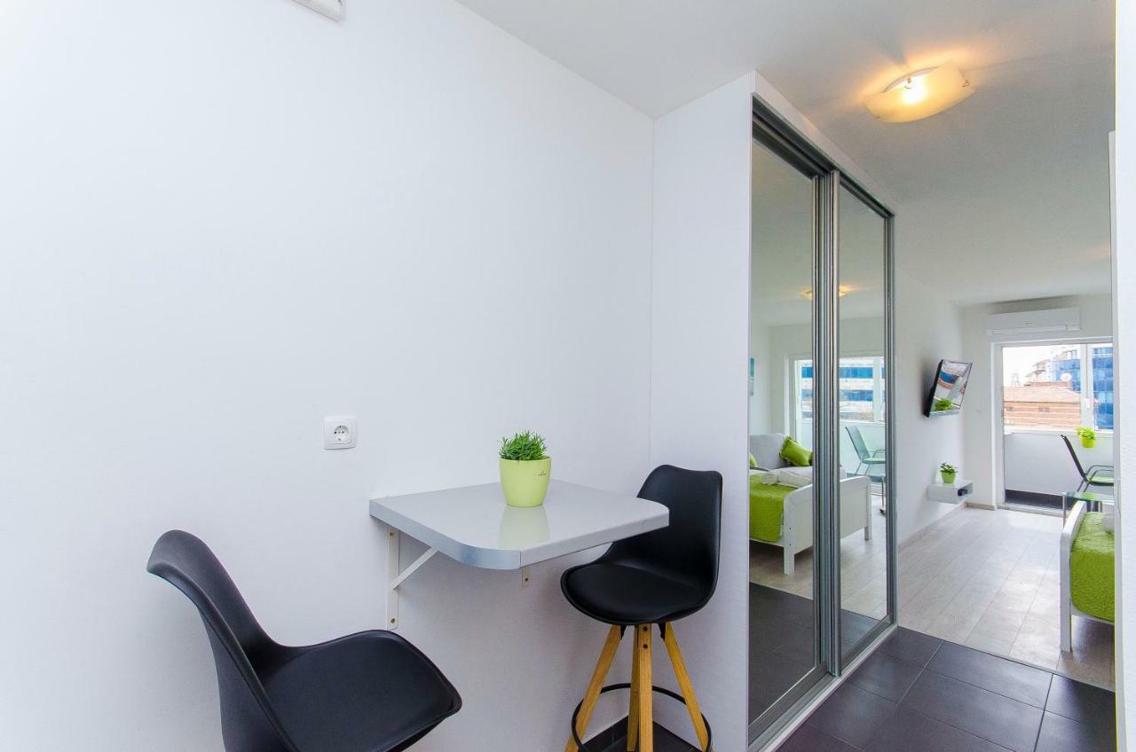 Side By Side Apartments Split Extérieur photo