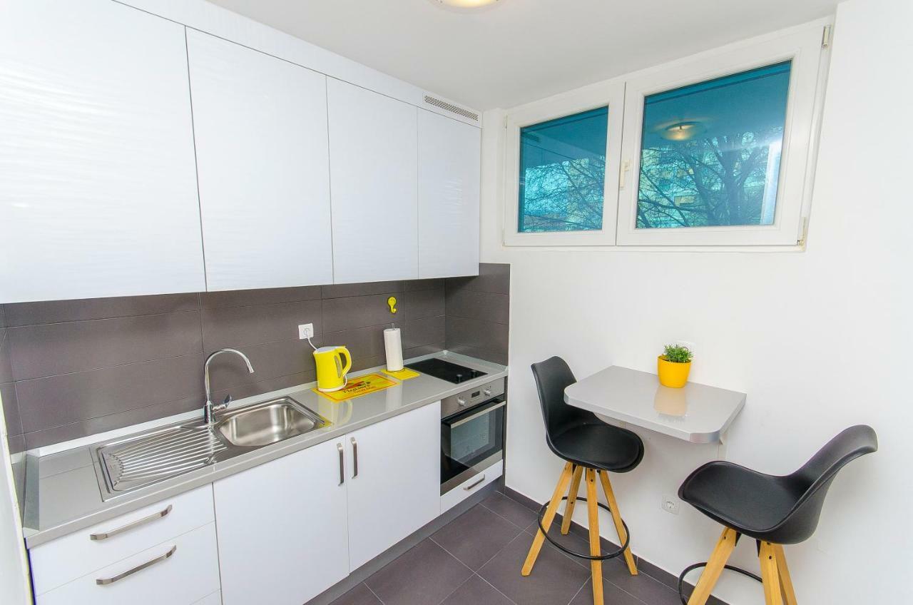 Side By Side Apartments Split Extérieur photo